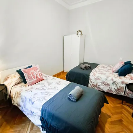 - Pau Claris Hostel