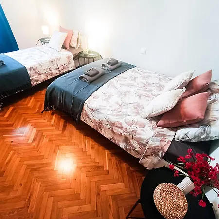 - Pau Claris Hostel Barcelona